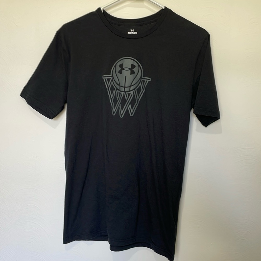 Under Armour Black T-Shirt w/ Gray Basketball Design